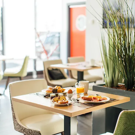 Hotel Restaurant Athena 4*