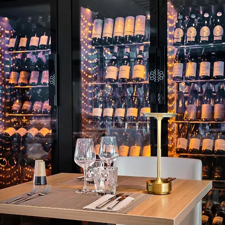 Restaurant Athena فندق