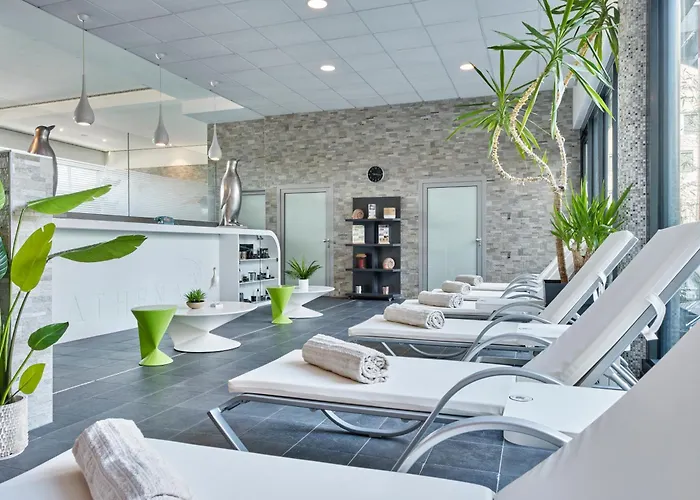 Hotel Restaurant Athena 4*