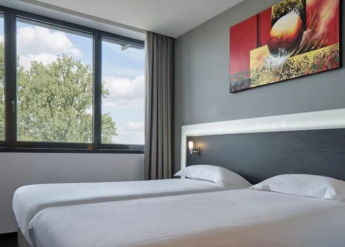 Hotel Restaurant Athena 4*