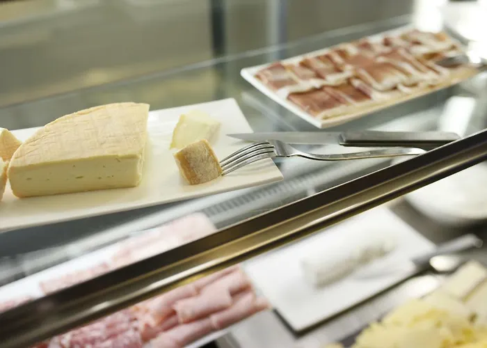 Restaurant Athena Hotel 4*